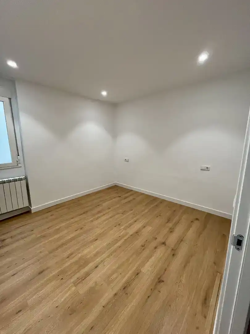 Piso en venta en Ourense Capital  con Parquet y Balcón