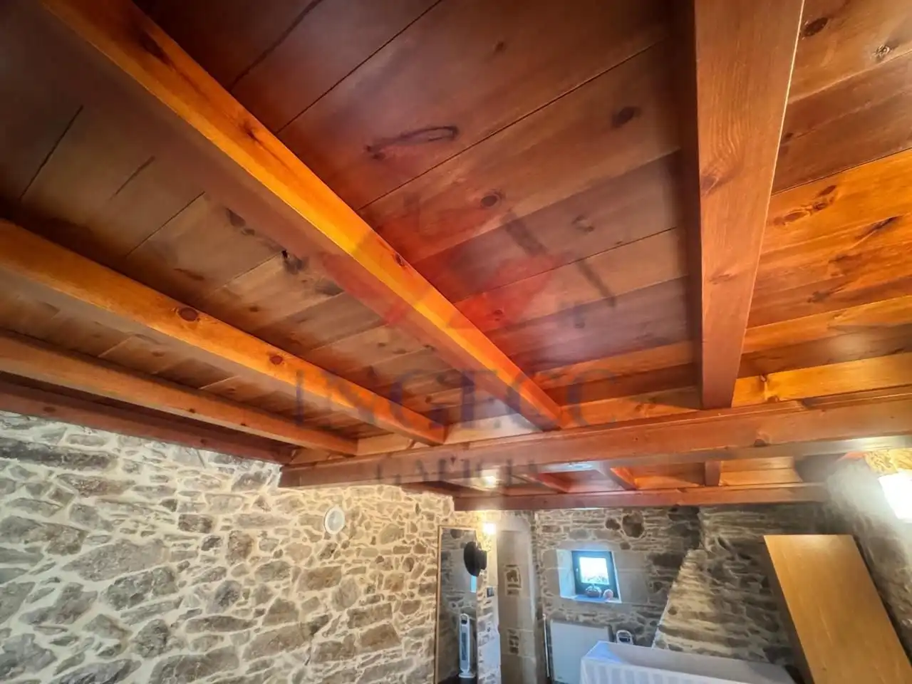 Casa rústica amb terrassa en venda a Leduzo, imagen 59
