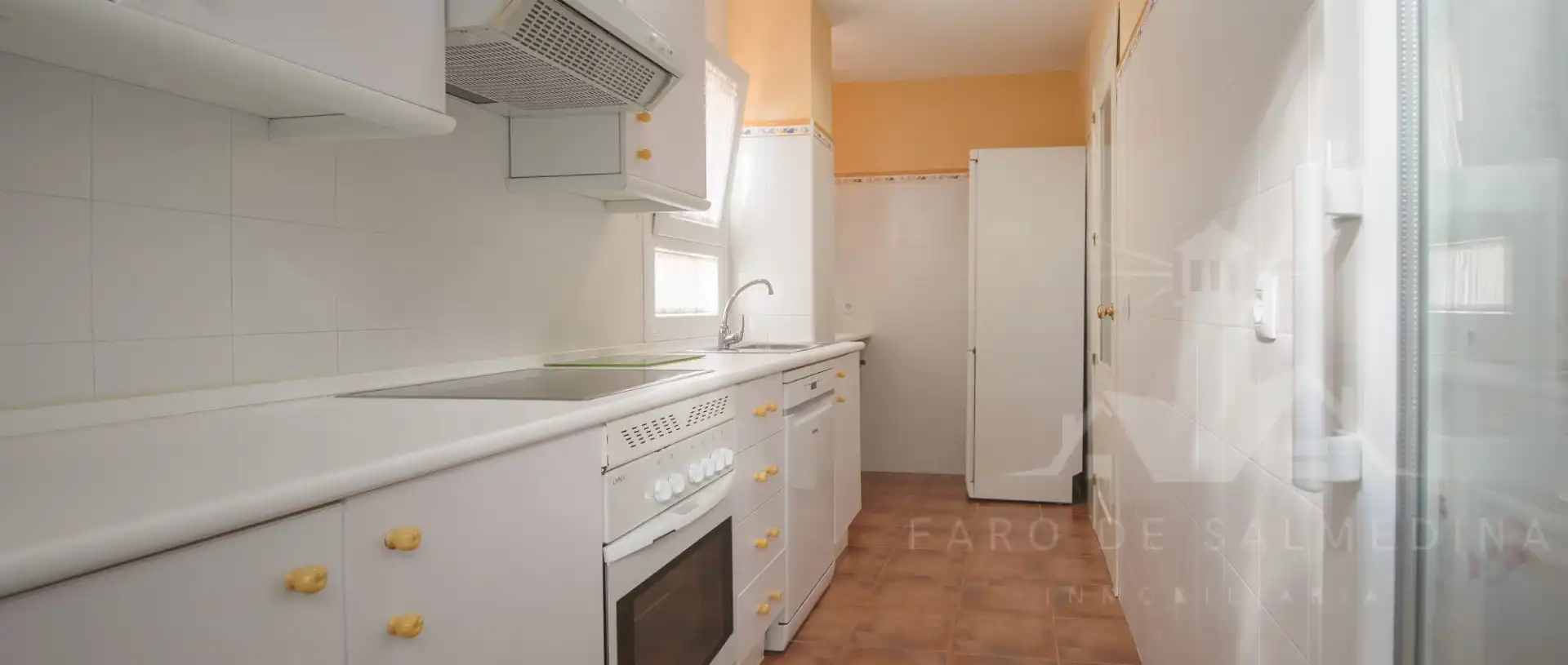 Cocina de Casa adosada en venta en Rota con Aire acondicionado, Terraza y Piscina comunitaria