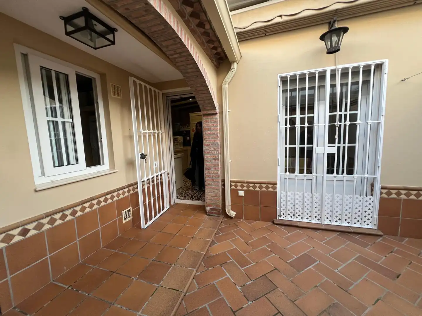 Casa adosada en venda en Utrera amb Aire condicionat