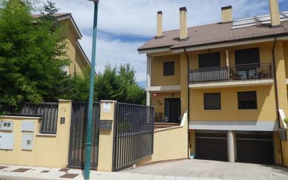 Einfamilien-Reihenhaus zum verkauf in Calle LA TRAVIATA, El Berrocal , Valladolid Capital