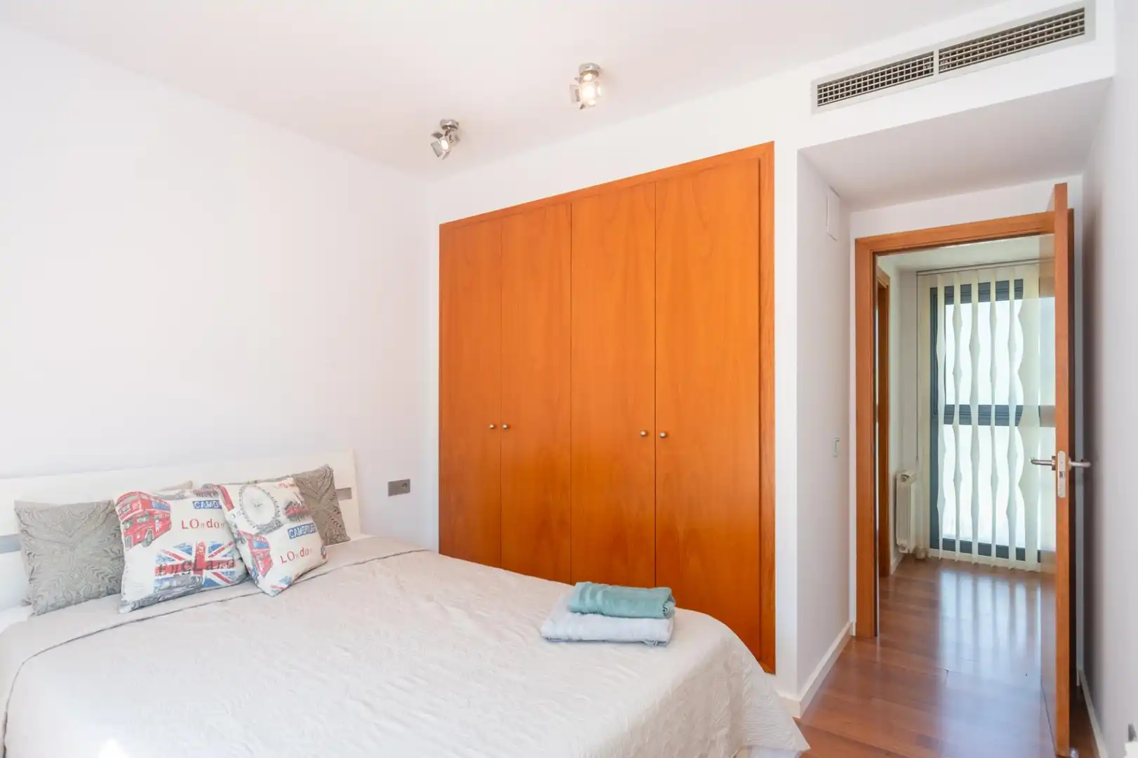 Bedroom of Houses for rent in Girona  with Air Conditioner, Private garden and Terrace