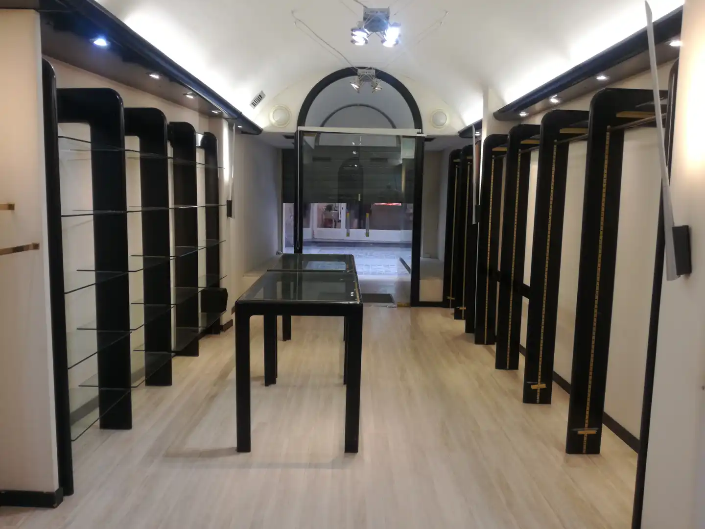 Local comercial en venta en Travesía Teatinos 4, imagen 3