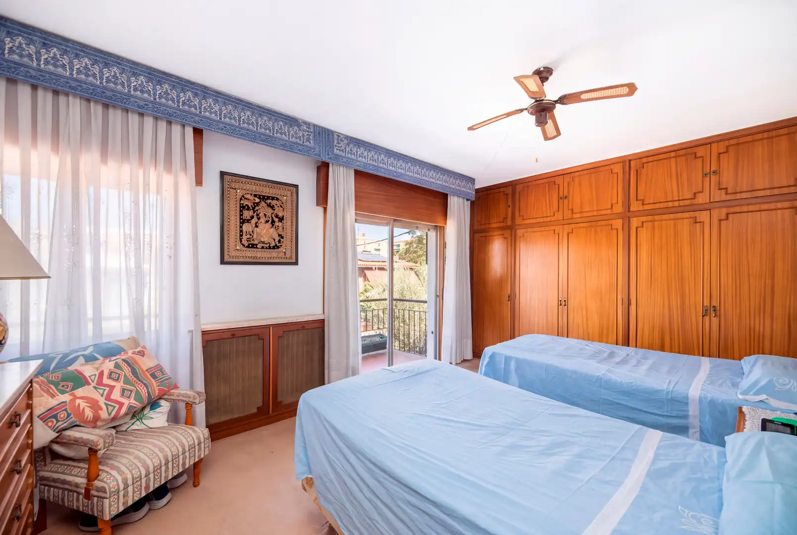 Habitación de Casa adosada en venta en Madrid con Calefacción, Jardín privado y Trastero