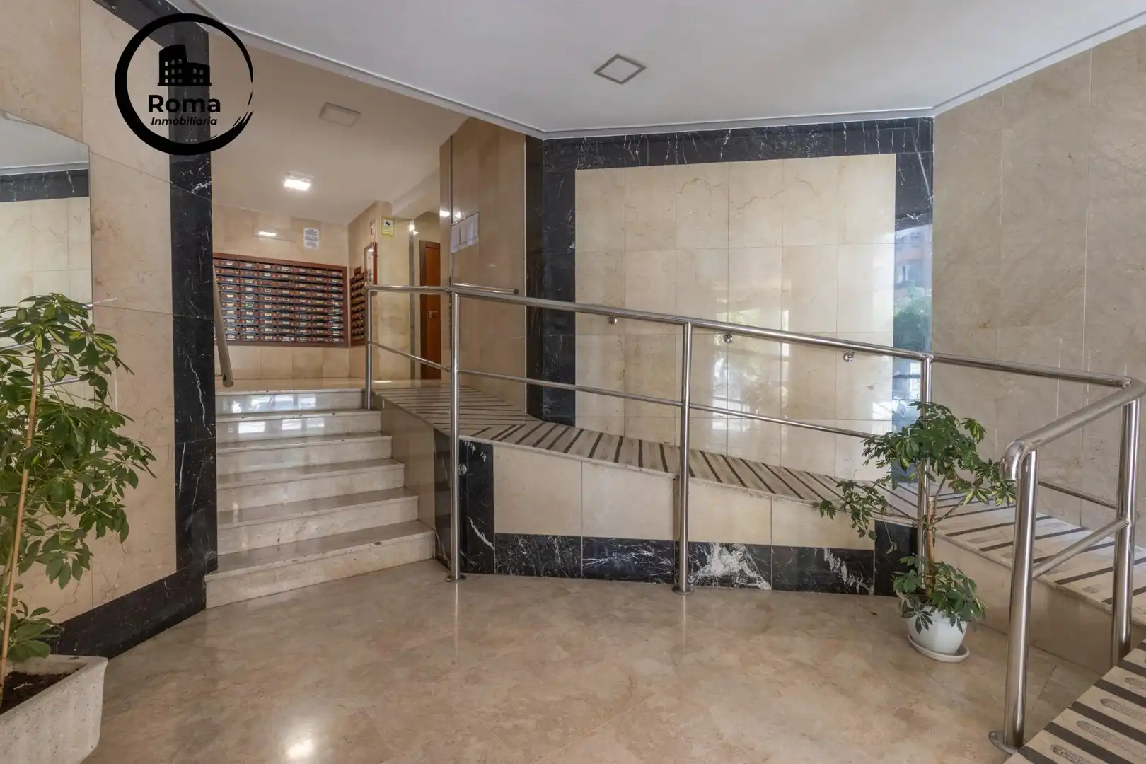 Piso en venta en Granada con Terraza, Amueblado y Balcón