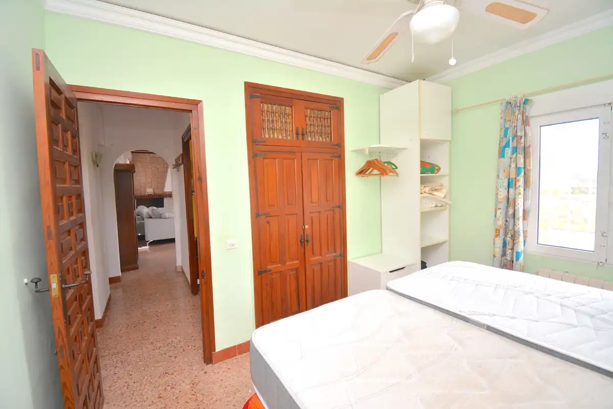 Schlafzimmer von Haus oder Chalet zum Verkauf in Dénia mit Klimaanlage, Heizung und Privatgarten