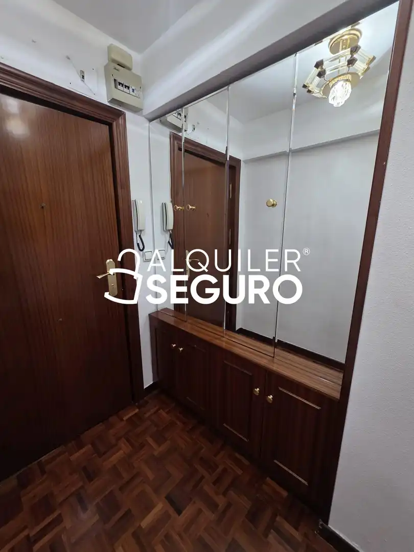 Habitación de Piso de alquiler en Burgos con Calefacción, Terraza y Amueblado