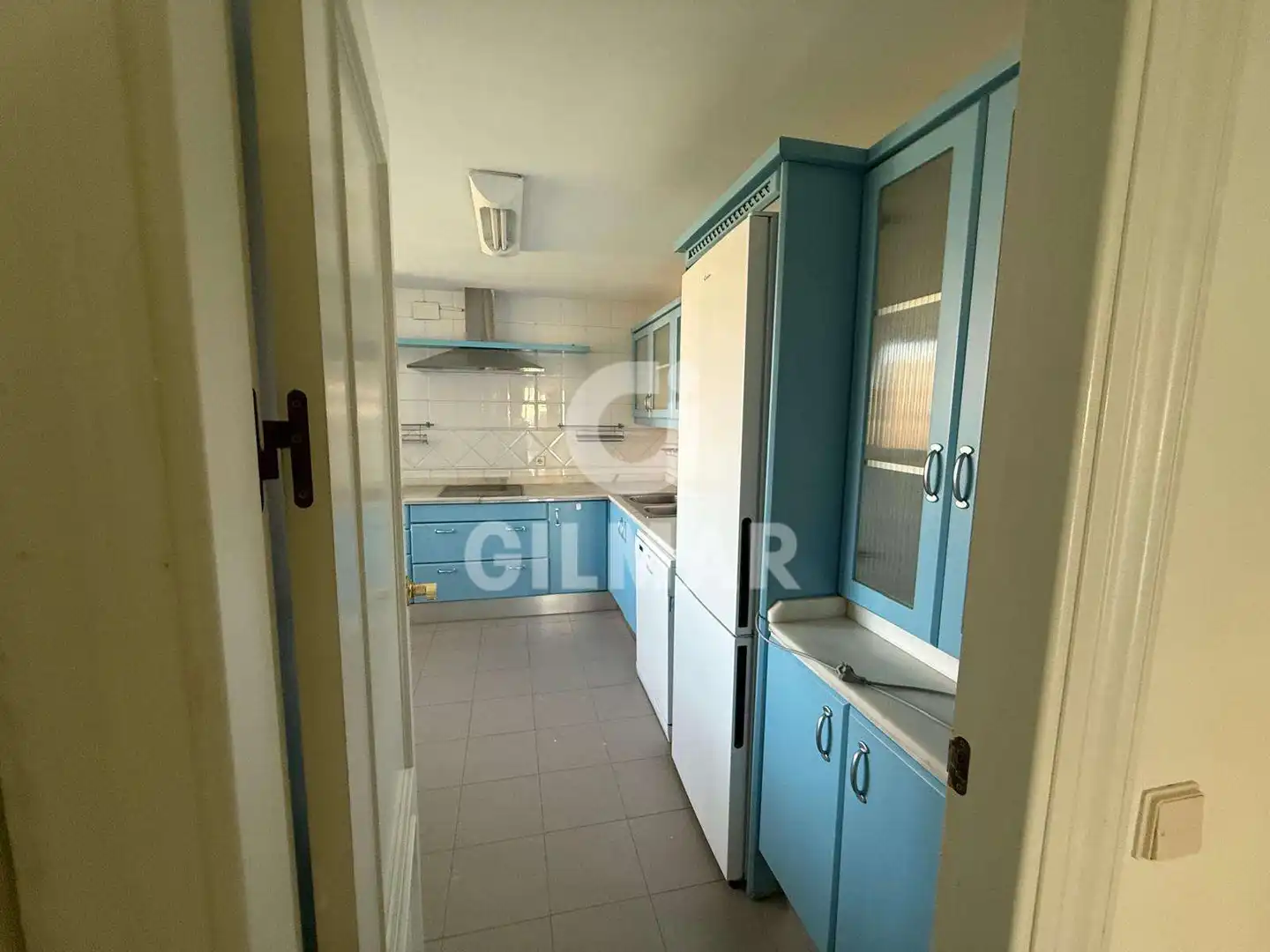 Küche von Wohnung zur Miete in Sevilla mit Klimaanlage, Ofen und Waschmaschine