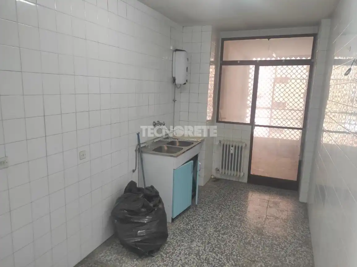 Kitchen of Flat for sale in Guadalajara  with Heating