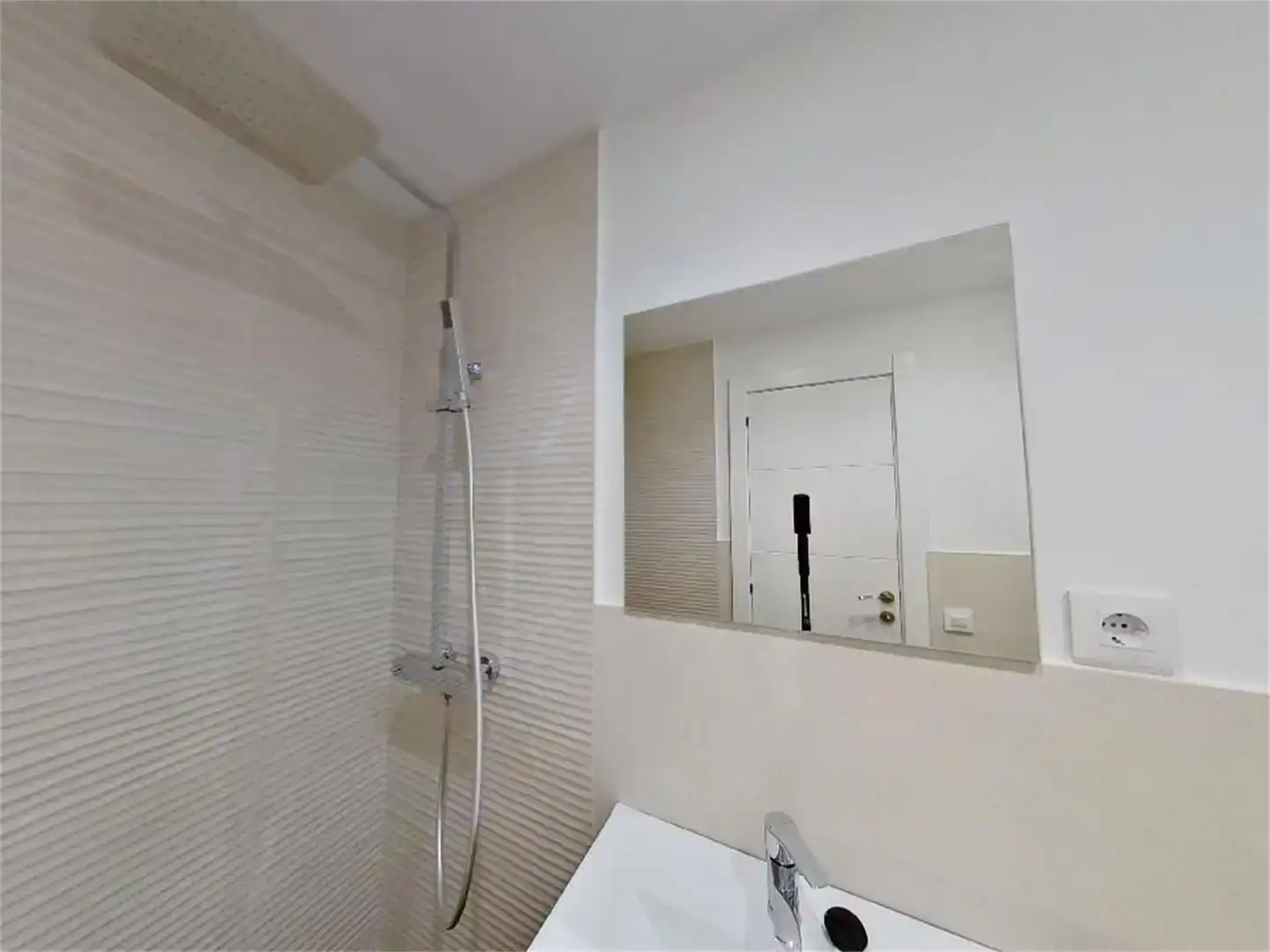 Baño de Piso en venta en Mataró con Parquet y Balcón