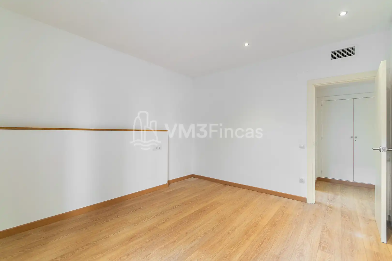 Wohnung zur Miete in Barcelona mit Klimaanlage, Heizung und Parkett