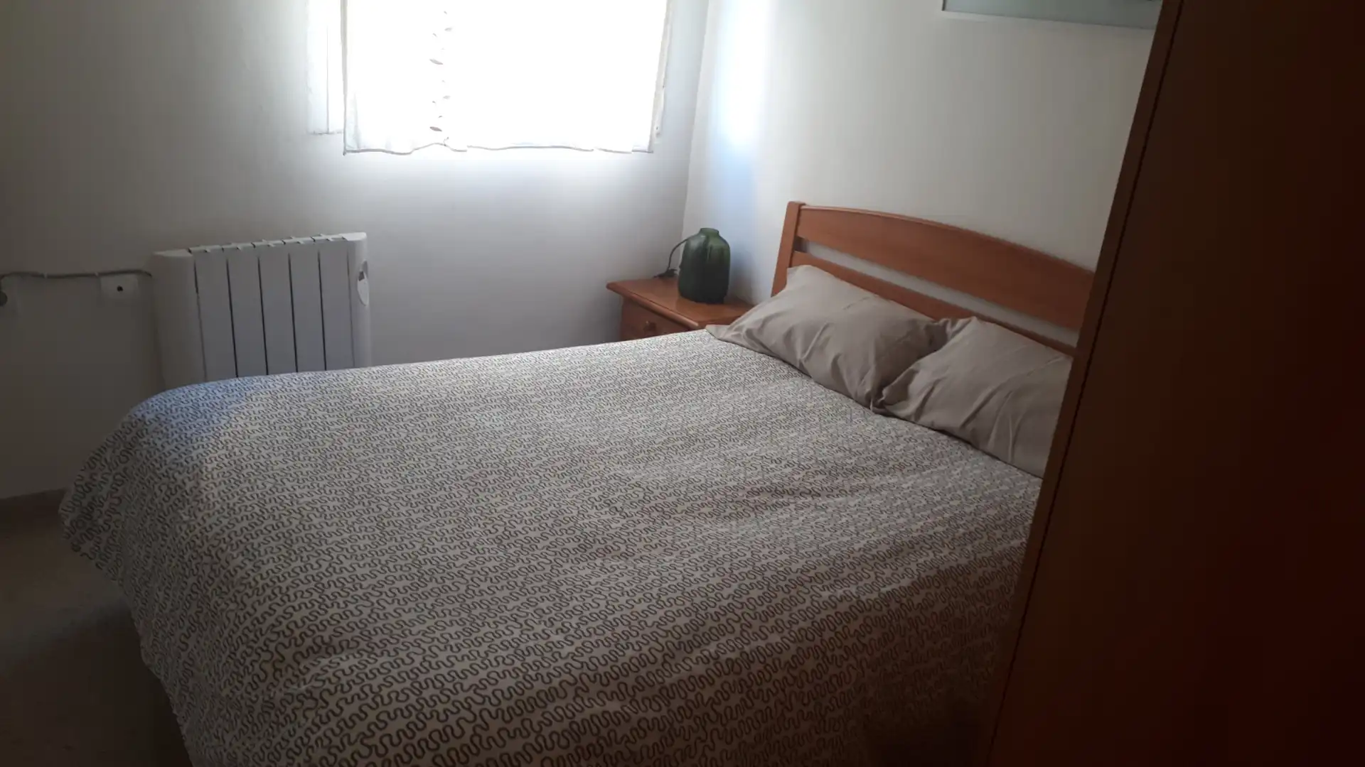 Schlafzimmer von Wohnung zur Miete in Granada mit Klimaanlage, Heizung und Möbliert