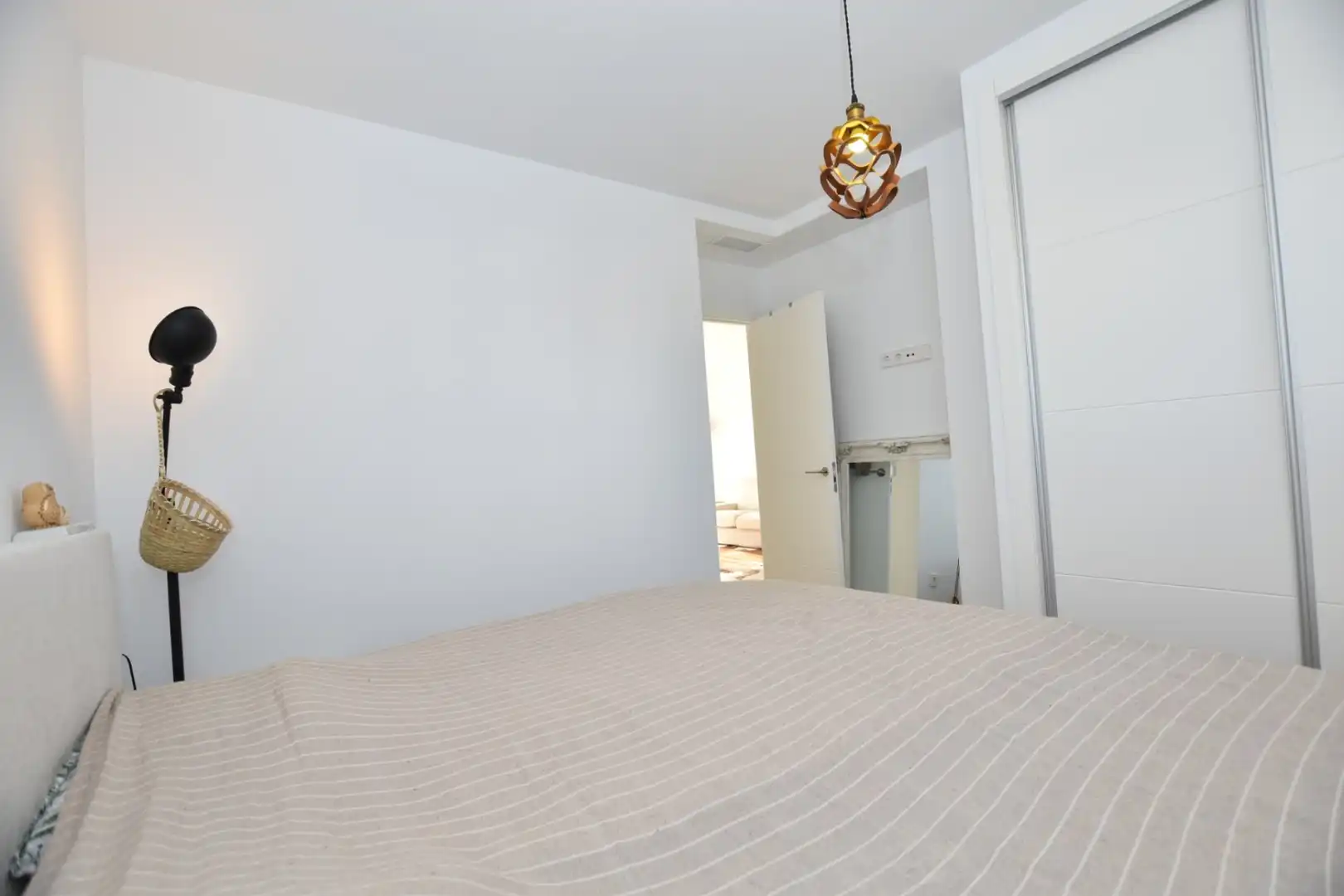 Habitación de Apartamento en venta en Orihuela con Aire acondicionado, Calefacción y Terraza