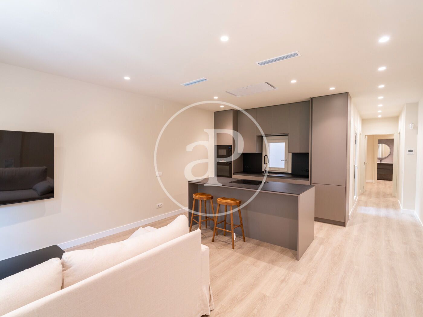 Cocina de Piso de alquiler en  Barcelona Capital con Aire acondicionado, Calefacción y Jardín privado
