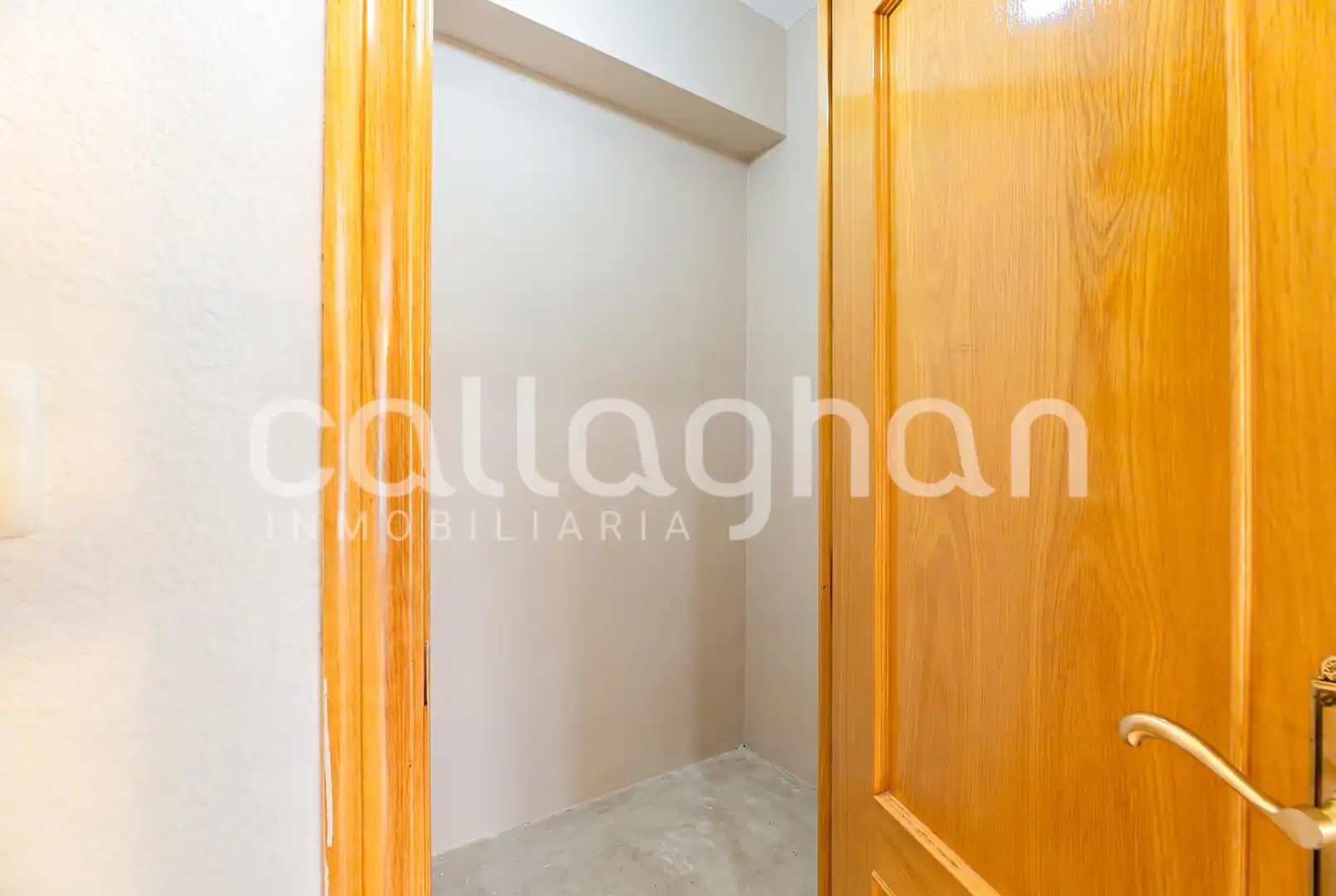 Piso en venta en Valencia con Balcón