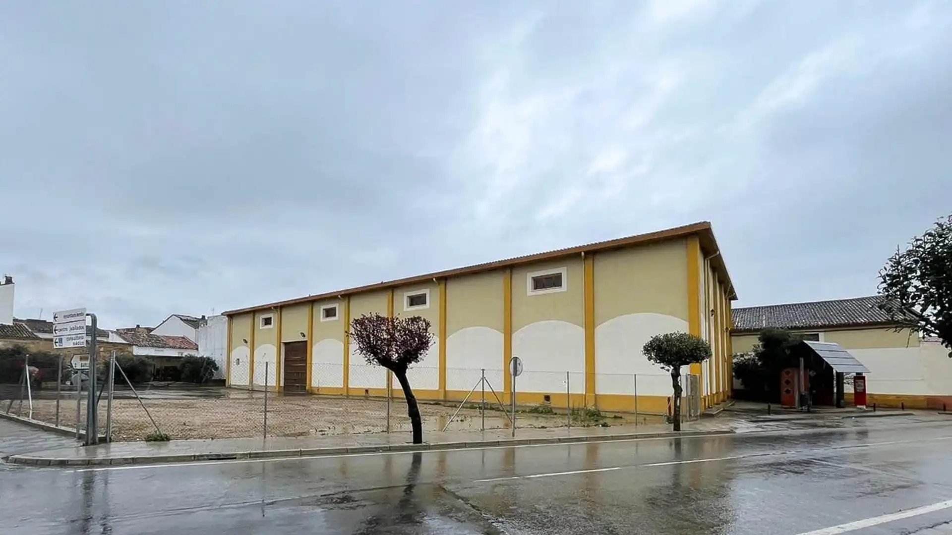 Vista exterior de Nave industrial de alquiler en Ablitas