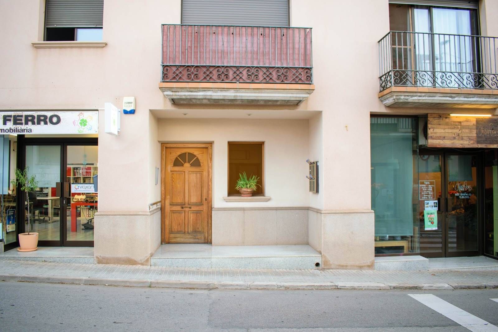 Exterior view of Duplex for sale in L'Ametlla del Vallès  with Air Conditioner, Heating and Terrace
