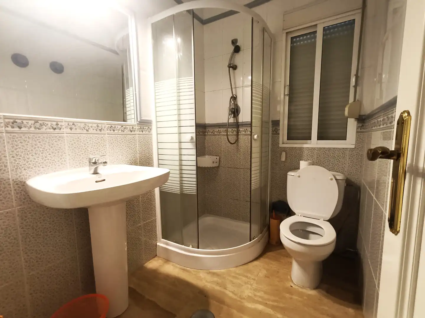Baño de Casa o chalet en venta en Espartinas con Aire acondicionado, Jardín privado y Terraza