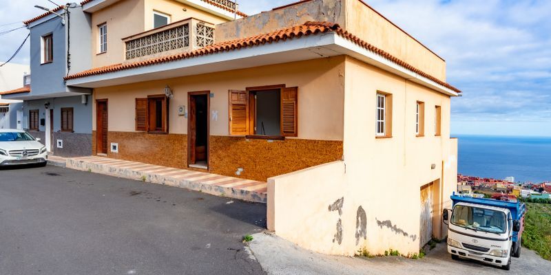 Vista exterior de Casa o chalet en venta en Los Realejos con Jardín privado, Terraza y Trastero