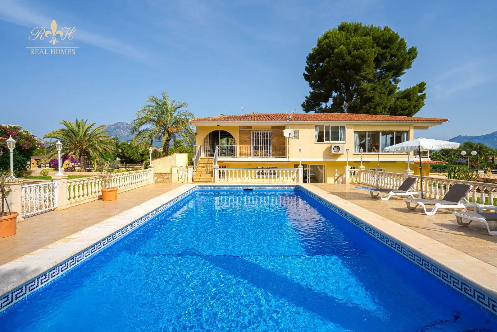 Piscina de Casa o xalet en venda en L'Alfàs del Pi amb Aire condicionat, Terrassa i Traster