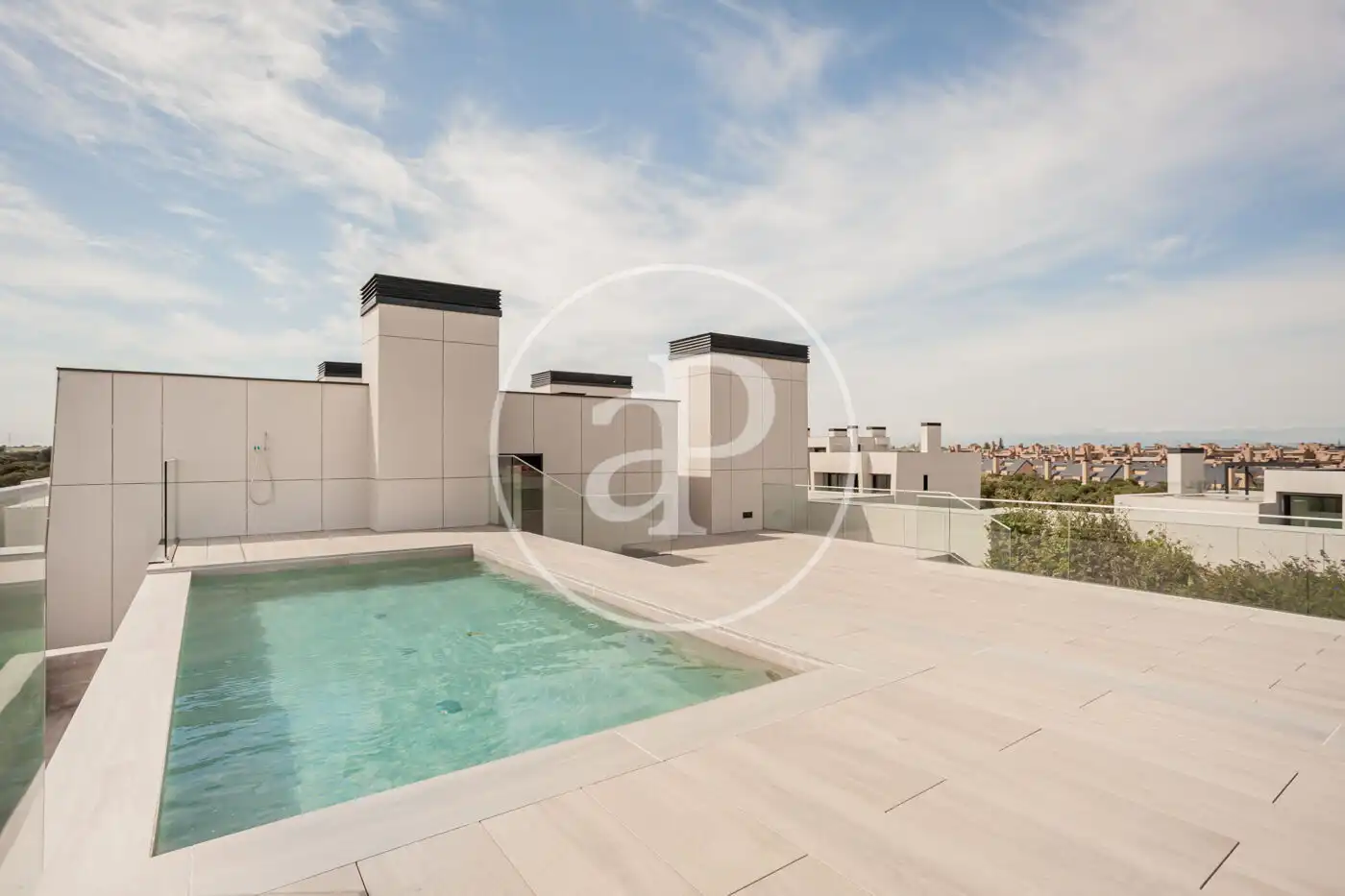 Swimming pool of Flat for rent in Pozuelo de Alarcón  with Air Conditioner, Heating and Private garden