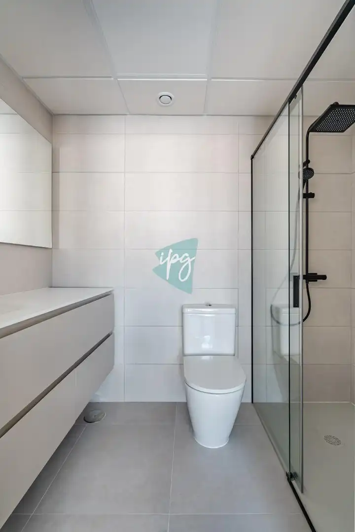 Badezimmer von Wohnungen zur Miete in Estepona mit Klimaanlage, Heizung und Terrasse