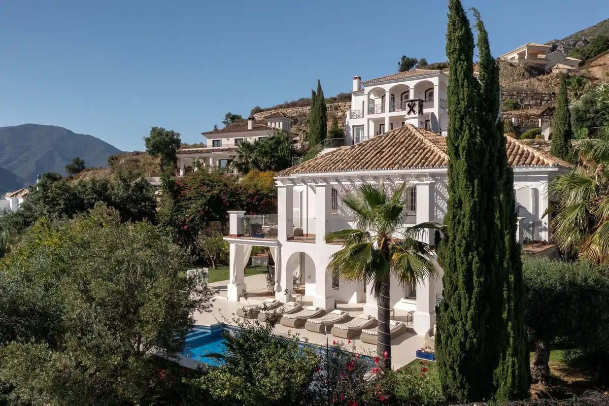 Exterior view of Commercial properties for sale in Istán, Málaga
