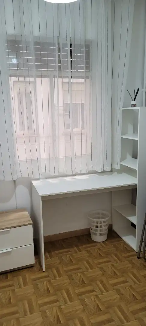 Schlafzimmer von Wohnung zur Miete in Cuenca mit Heizung, Möbliert und Ofen