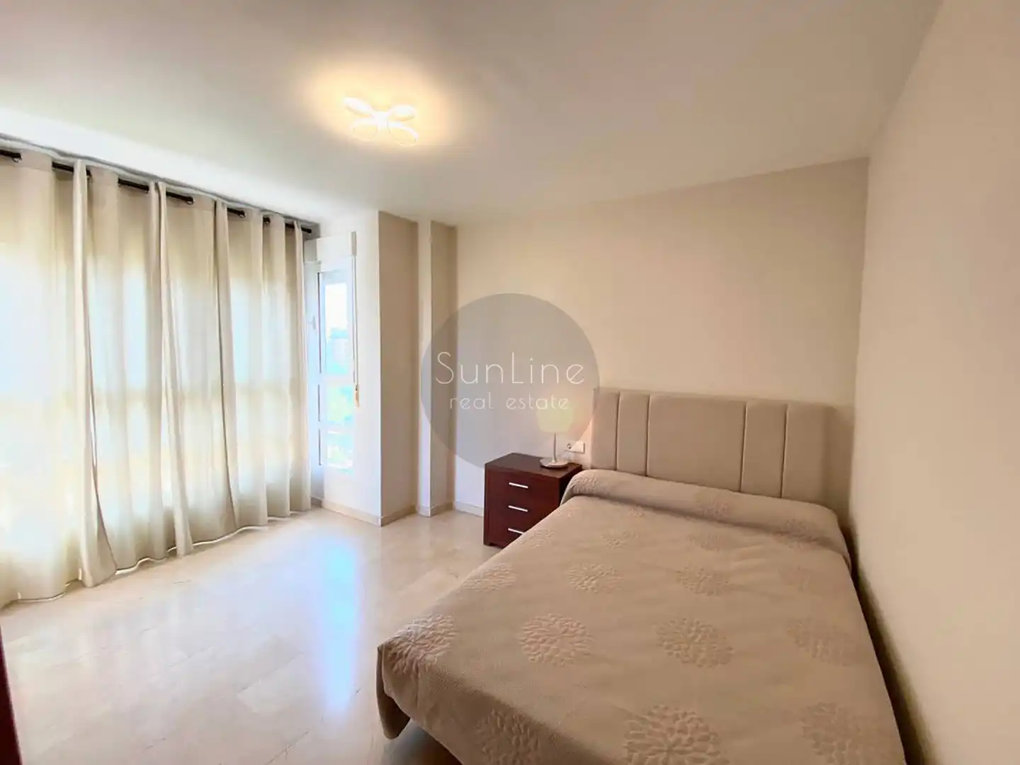 Bedroom of Flat for rent in Valencia  with Air Conditioner, Terrace and Storage room