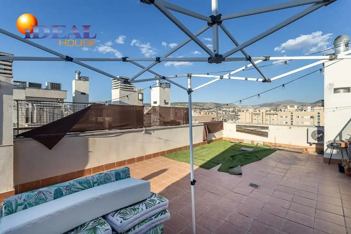 Penthouse mit Pool zum Verkauf in Avenida DE LA ILUSTRACION, imagen 4