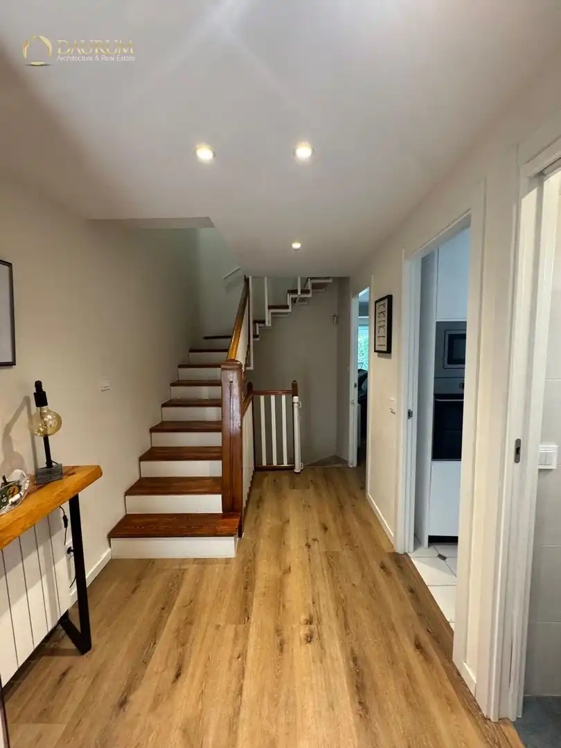 Casa adosada en venta en Pozuelo de Alarcón con Aire acondicionado, Calefacción y Jardín privado