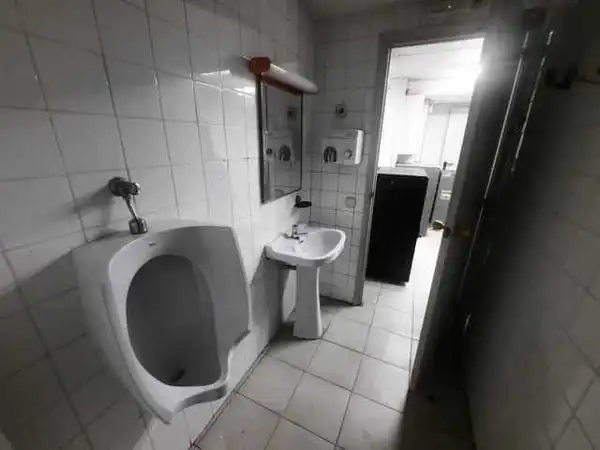 Bany de Local en venda en Barcelona