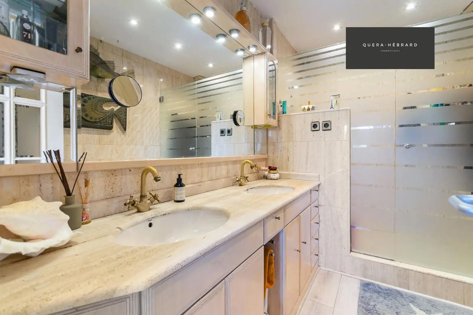 Baño de Casa adosada en venta en Sant Cugat del Vallès con Calefacción, Parquet y Terraza