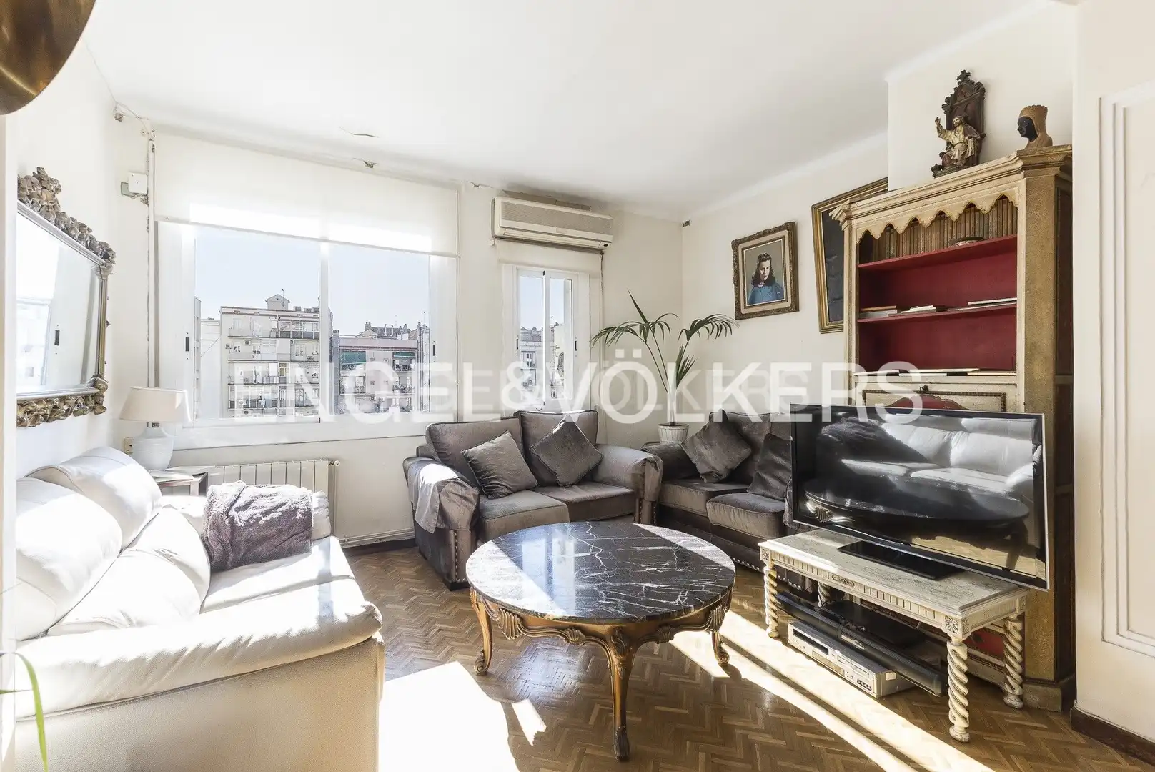 Vista exterior de Piso en venta en Barcelona con Aire acondicionado, Calefacción y Parquet