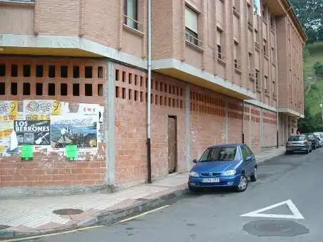 Local comercial en venda a Cangas de Onís