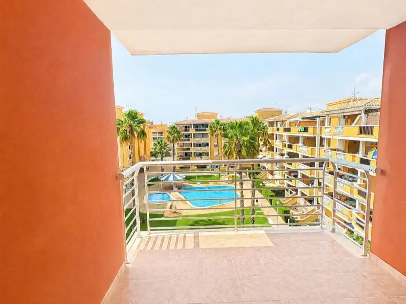 Terrassa de Pis en venda en Moncofa amb Aire condicionat i Piscina
