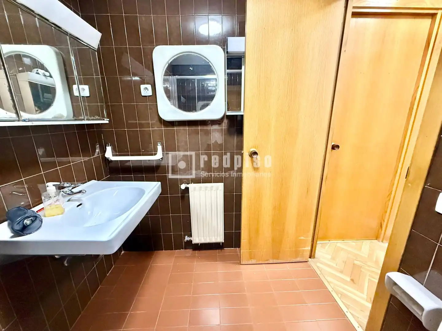 Baño de Piso en venta en Madrid con Aire acondicionado, Calefacción y Jardín privado