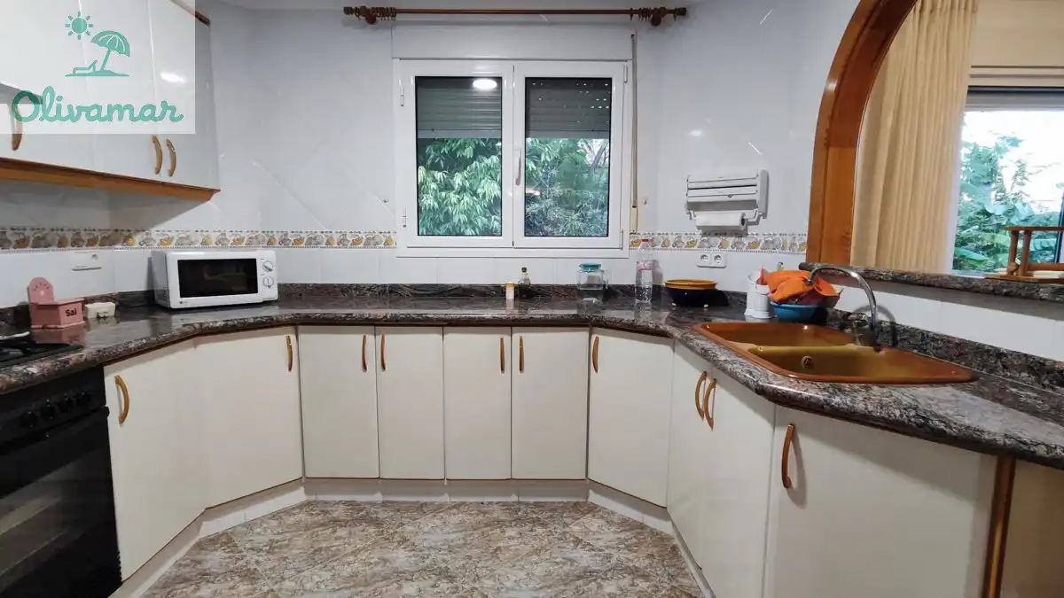 Cuina de Casa o xalet en venda en Oliva amb Moblat