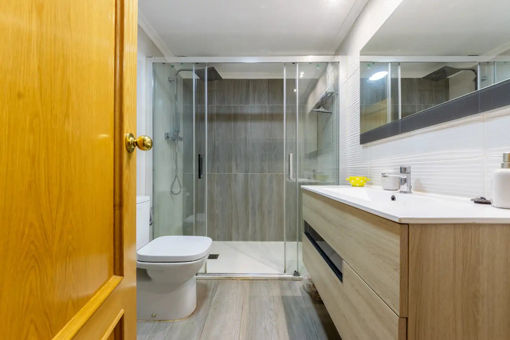 Badezimmer von Wohnung zum Verkauf in Tarragona mit Klimaanlage, Heizung und Möbliert