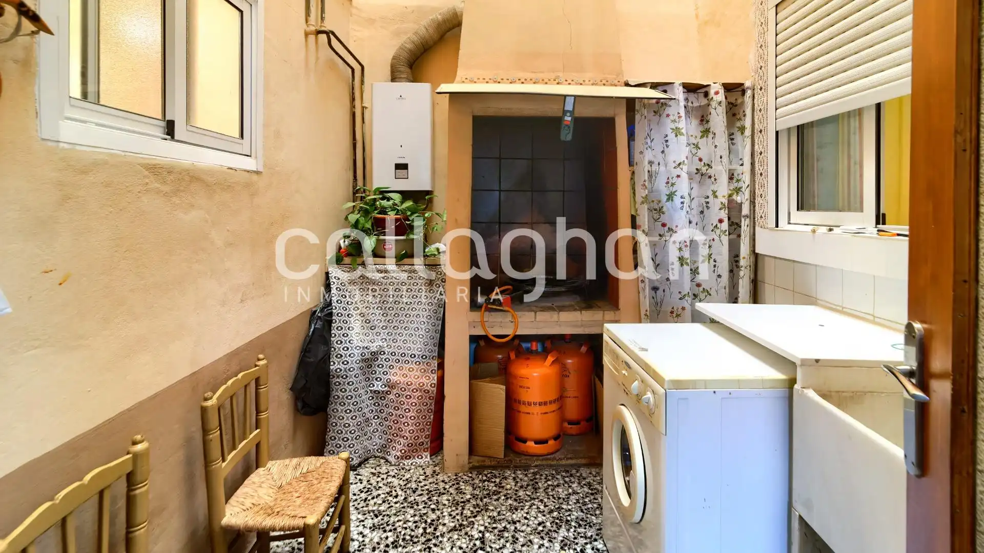 Kitchen of Flat for sale in Pedralba  with Air Conditioner, Heating and Terrace