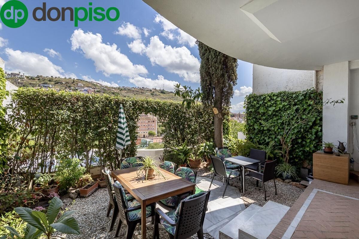 Terrassa de Casa o xalet en venda en  Granada Capital amb Aire condicionat, Terrassa i Traster