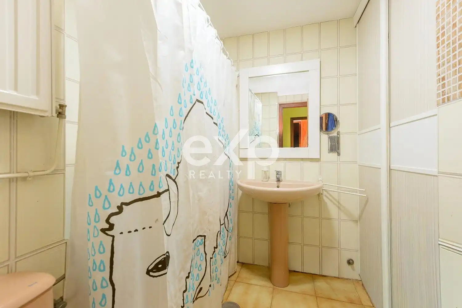 Baño de Piso en venta en Oviedo  con Calefacción y Amueblado