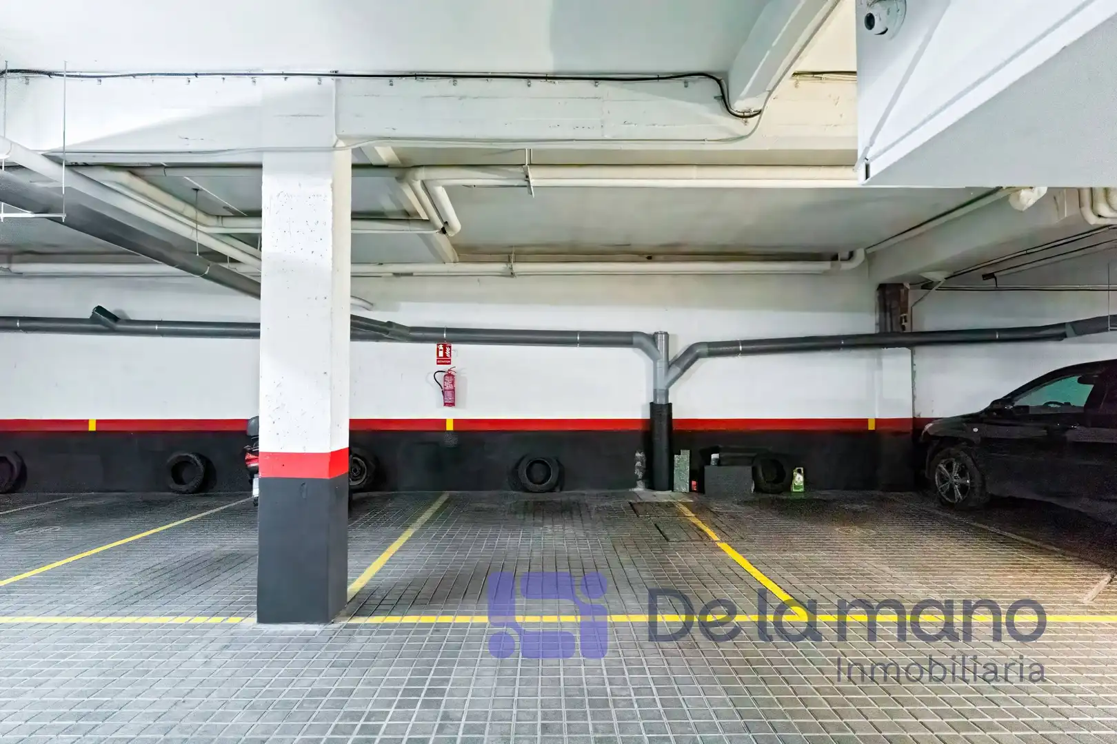 Parking of Flat for rent in Madrid  with Air Conditioner, Heating and Storage room