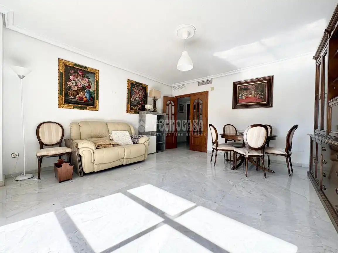 Sala de estar de Piso en venta en Sevilla con Aire acondicionado, Calefacción y Terraza