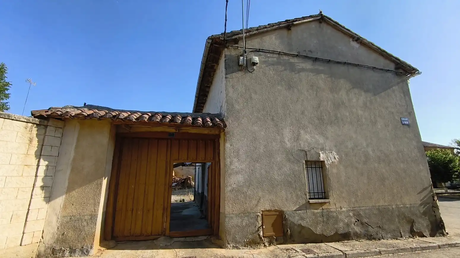 Vista exterior de Casa o xalet en venda en Santa María del Monte de Cea amb Calefacció, Jardí privat i Moblat
