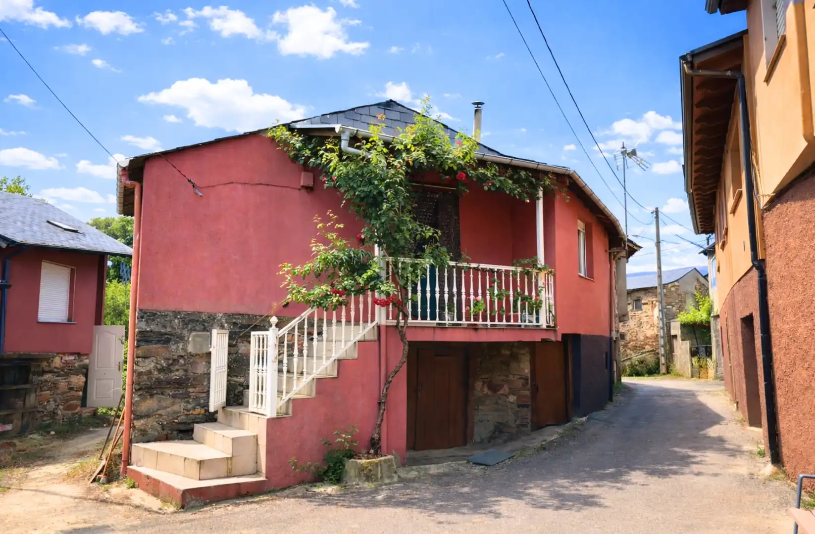 House with terrace for sale in Lugar Baxeles 4