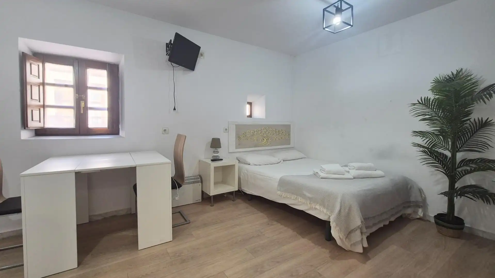 Bedroom of Study for rent in Salamanca  with Heating, Furnished and Balcony