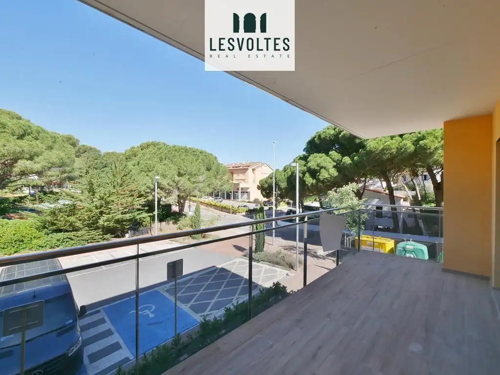Vista exterior de Piso en venta en Pals con Calefacción, Parquet y Terraza