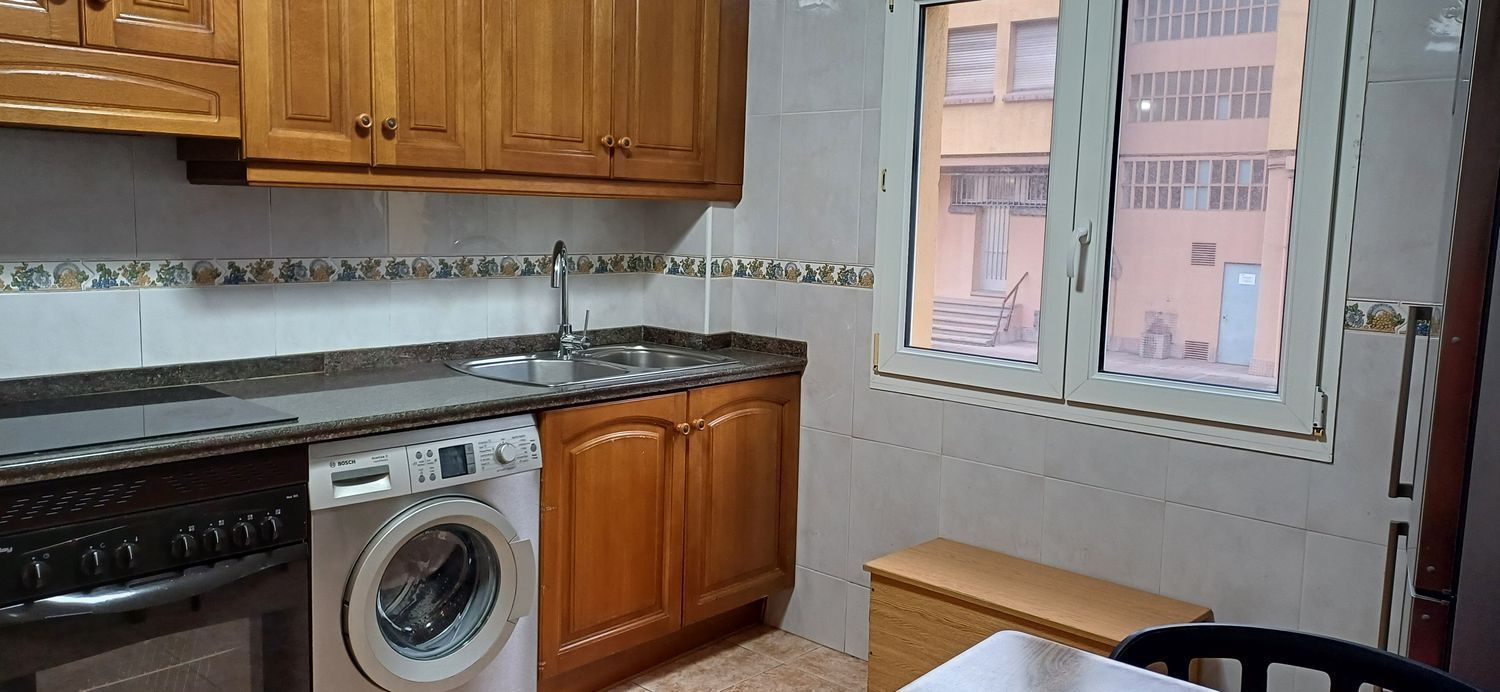 Cuina de Pis en venda en Gijón  amb Calefacció i Piscina