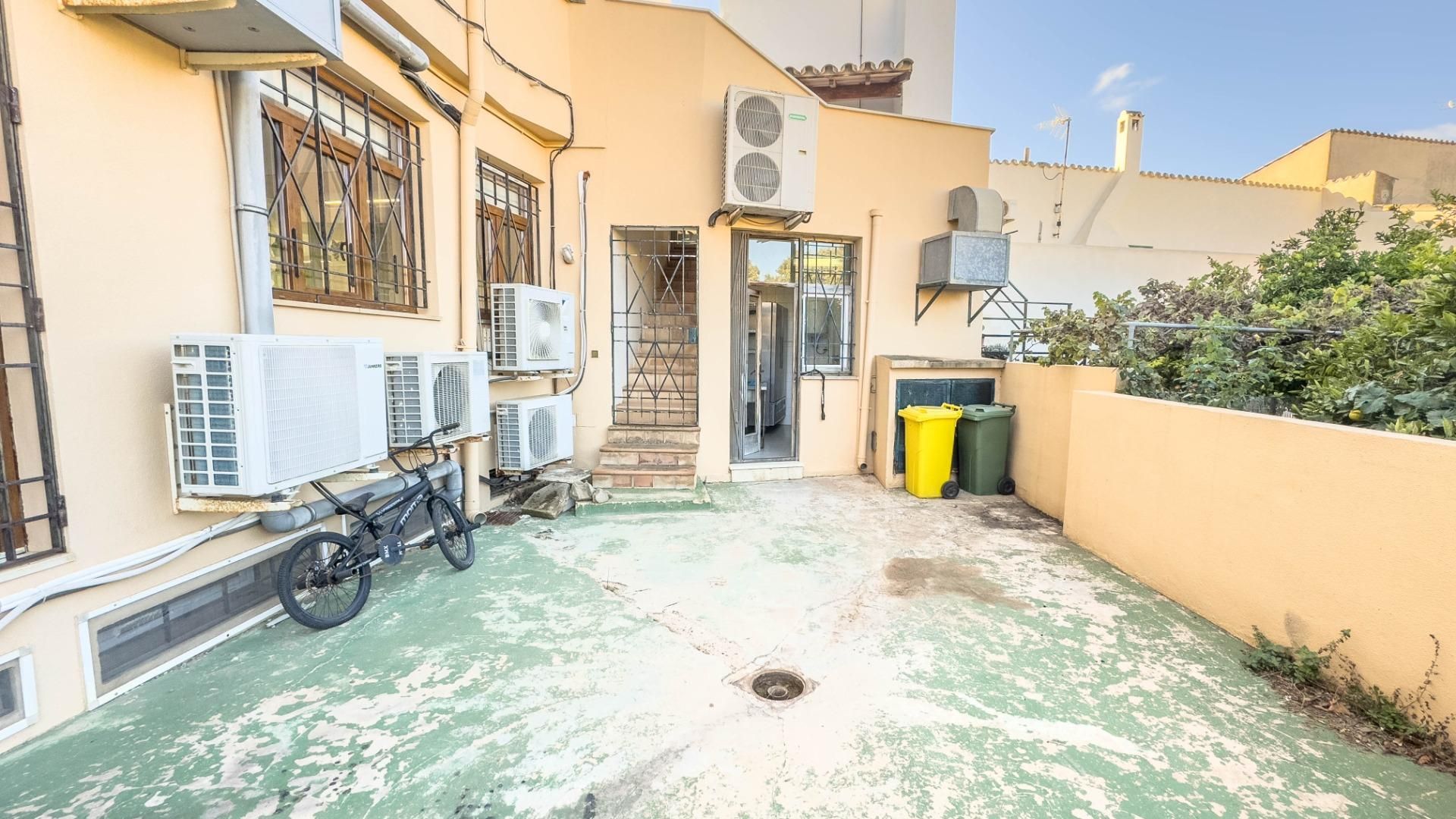 Terrassa de Local en venda en Calvià amb Aire condicionat i Moblat